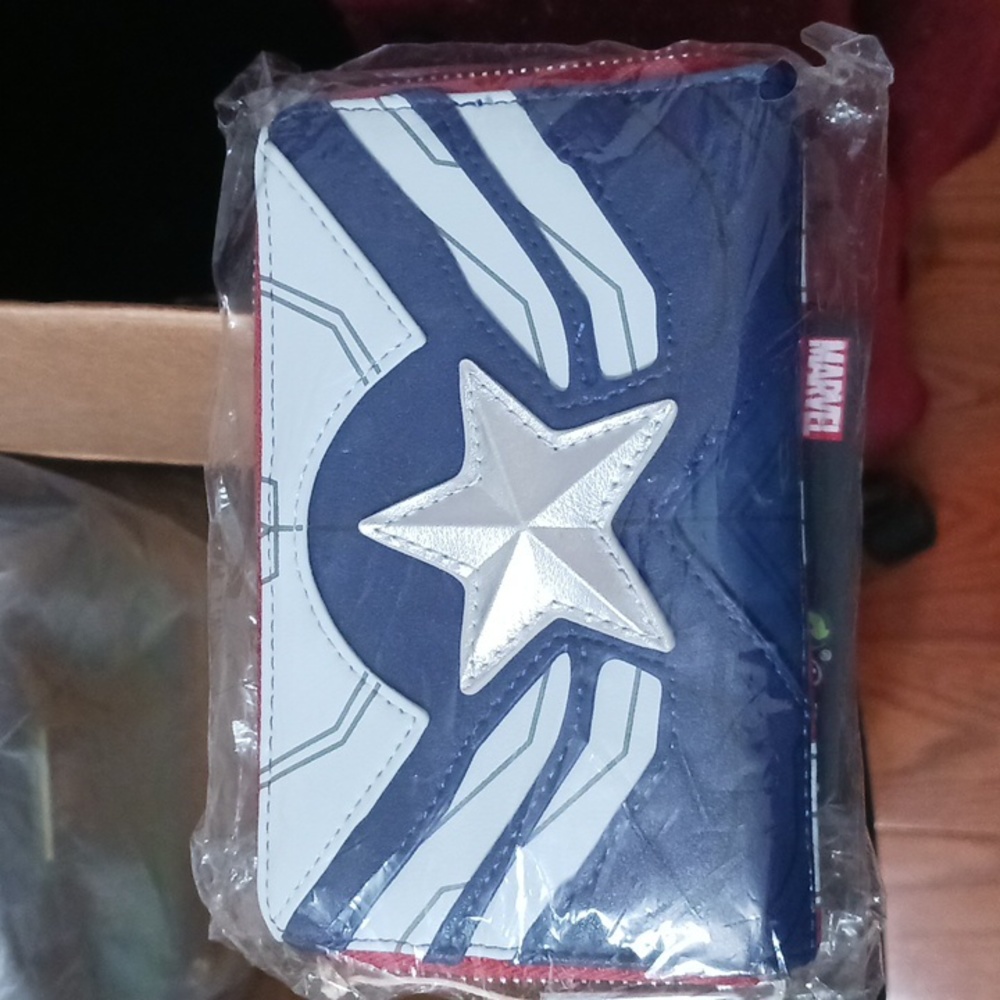 Loungefly Captain America wallet